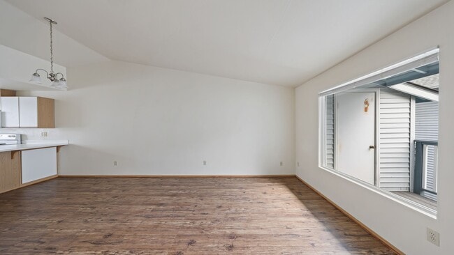 Photo - 3 Bed 2 Bath - Downtown - Assigned Parking Unit C202