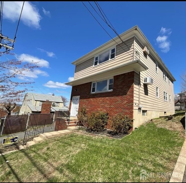Building Photo - 811 Valley Brook Ave Rental