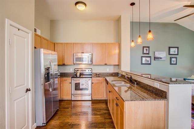 Photo - 1862 Summit Ave