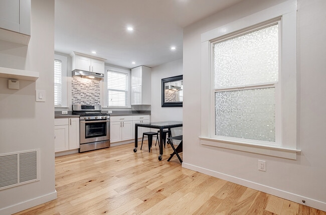 Photo - 39 Rosemont Pl