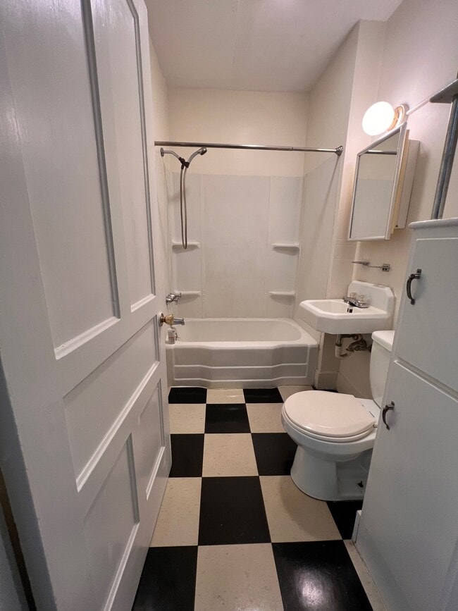 Photo - 116 N Seminary St Unit 2