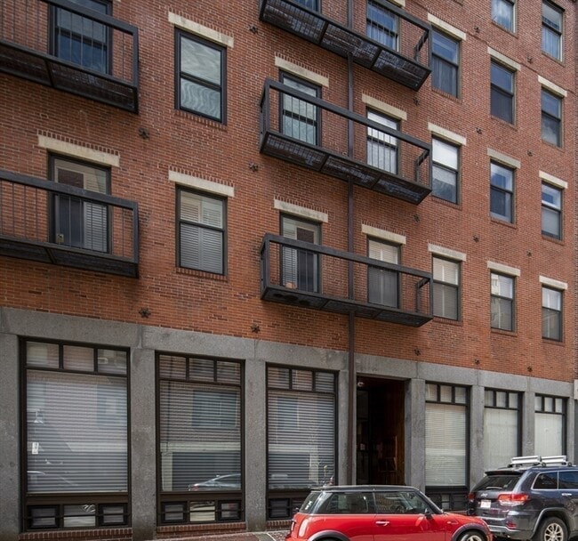 Building Photo - 130 Fulton St Unit 7