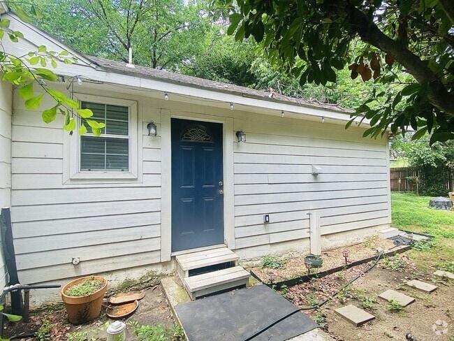 Building Photo - 3932 Locke Ave Unit 3932 Locke - Back House