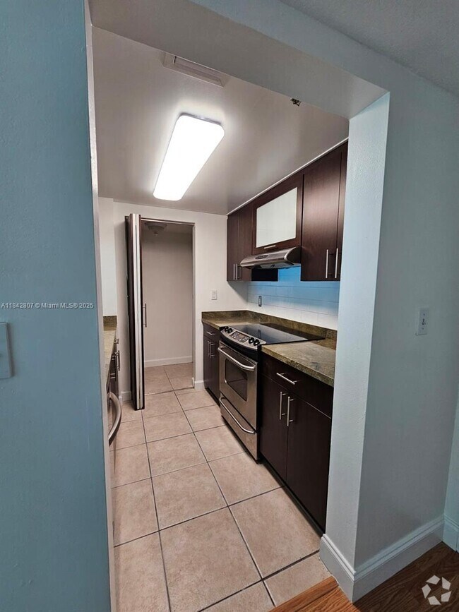 Building Photo - 800 N Miami Ave Unit E1202 Rental