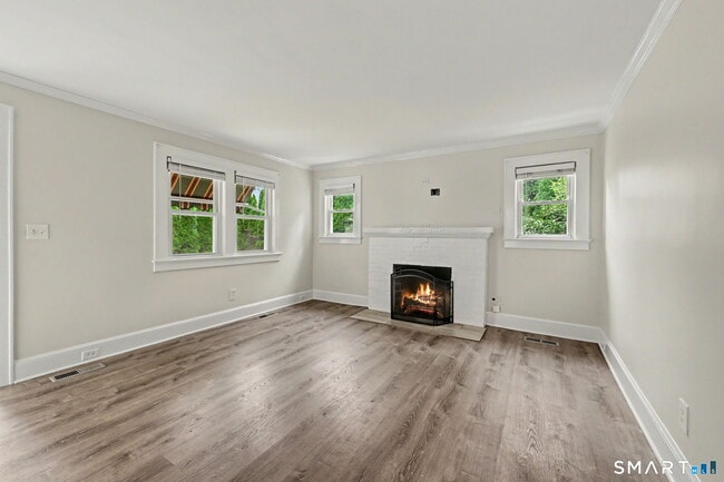 Photo - 4R Highview Ave