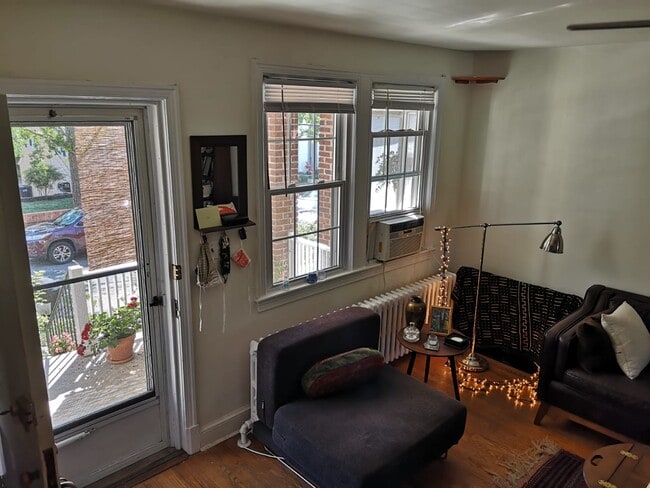 Photo - 2240 Observatory Pl NW