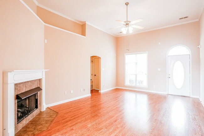 Photo - 1112 Averett Ln