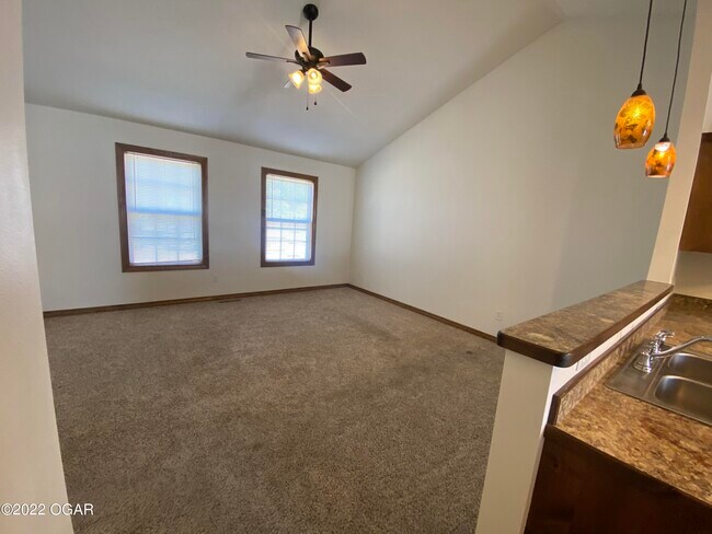 Photo - 5015 E 21st St