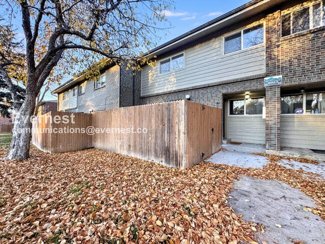 Photo - 8023 Wolff St