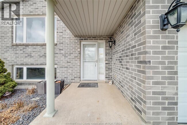 Photo - 3494 Caribou Crescent