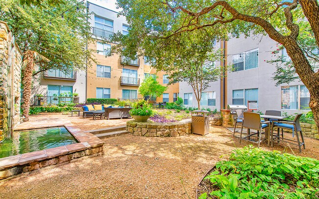 Photo - MAA Las Colinas