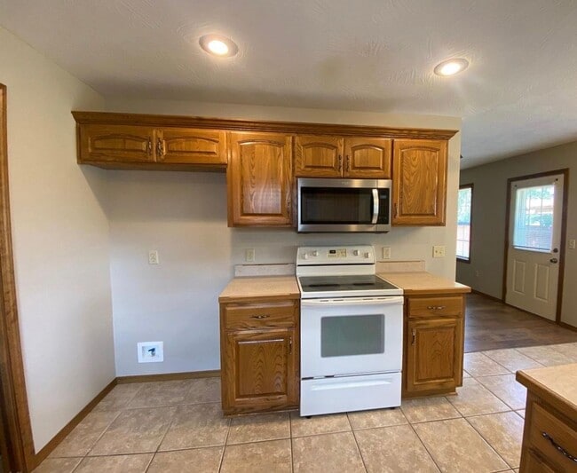 Photo - 3 Bed 2 Bath 2 Car Home in NIXA MO!!!