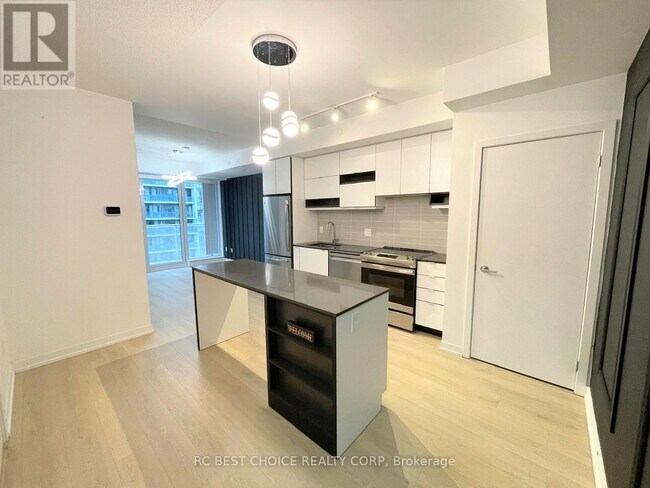 Photo - 4065 Confederation Pkwy Unit 1302