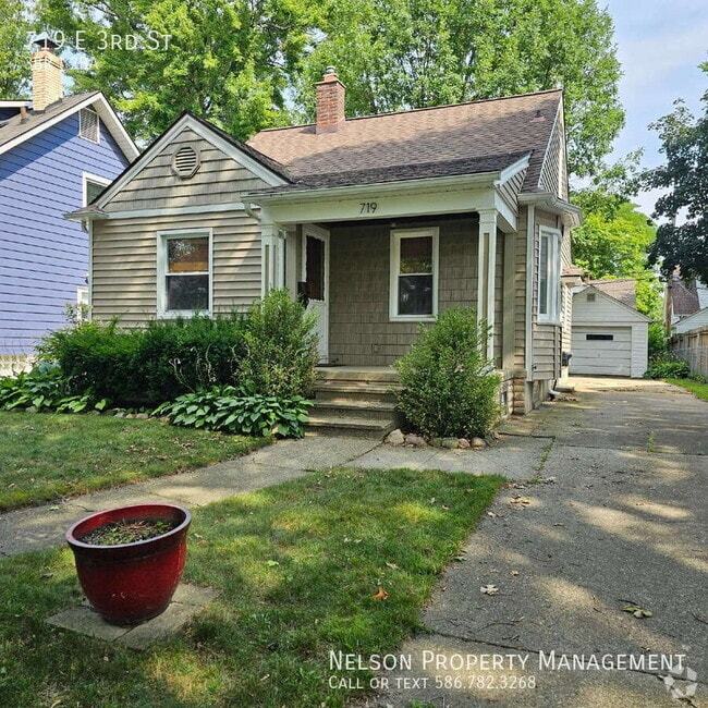 Building Photo - 719 E 3rd St Rental