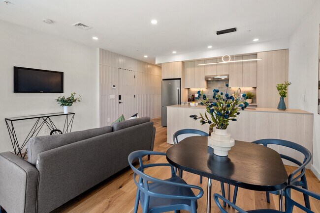 Photo - 195 Condor St Unit 6