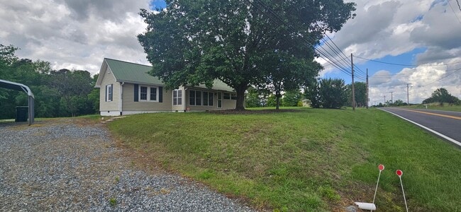 Cozy 2 Bedroom, 1 Bath Home for Rent in Th... - Cozy 2 Bedroom, 1 Bath Home for Rent in Th...
