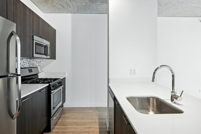 Photo - 1303 S Wabash Ave