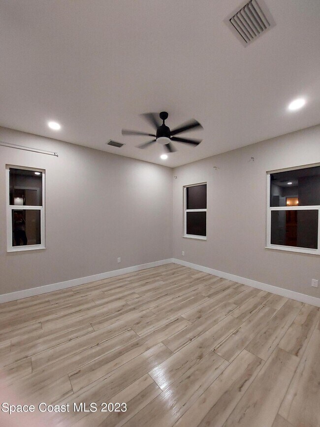 Photo - 971 Granata Ave