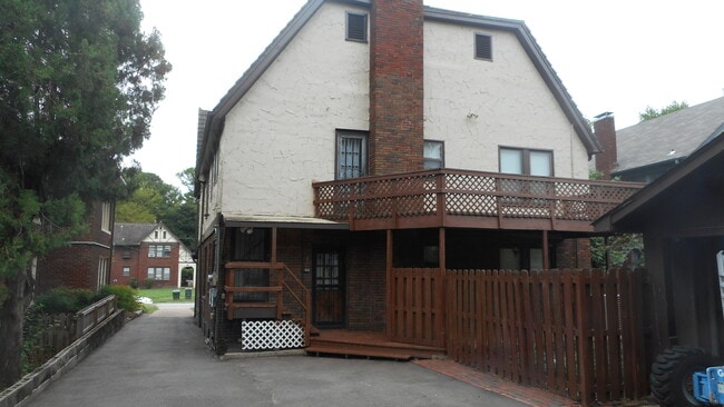 Photo - 235 Hawthorne St Unidad 0