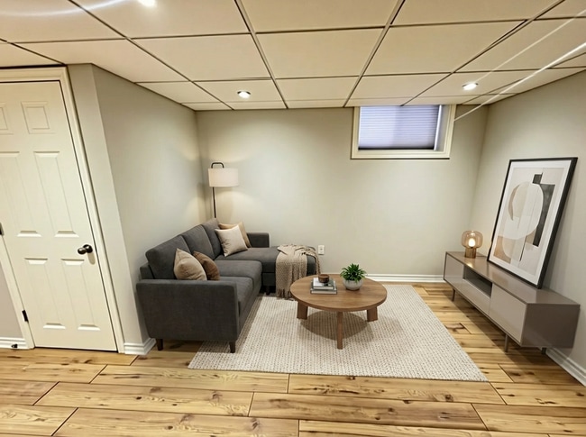 Building Photo - Spacious 2 Bedroom in Lower Level Unit 4