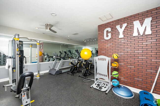 Gym - Auburn Hills Apartments