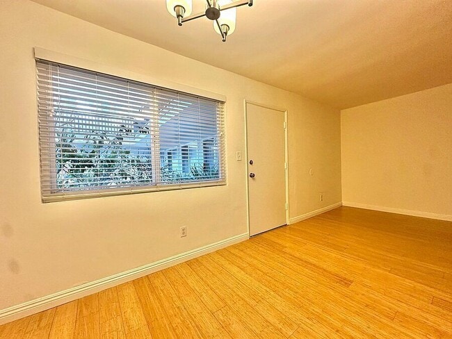 Photo - 23 Thornton Ave Unidad 8