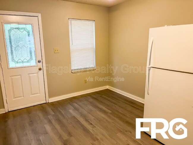 Photo - 204 Connie Cir