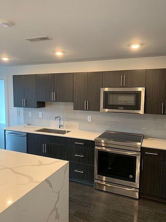 Photo - Sleek 2 bed 2 bath West End condo!