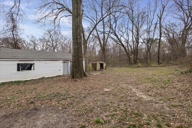 Photo - 2185 Slocum Ave