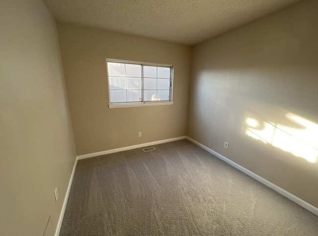 Photo - 3 Bedroom 2 Bathroom Home in Roxborough