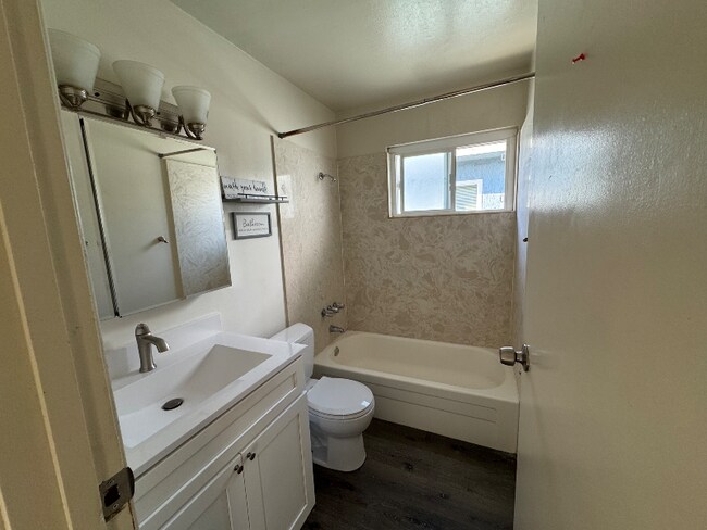 Photo - 4800 Daisy St Unit 2