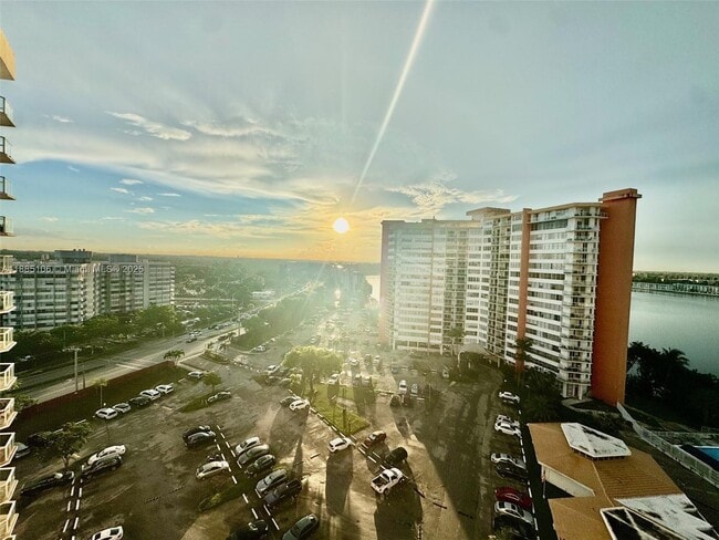 Building Photo - 1351 NE Miami Gardens Dr Unit 1201E Rental