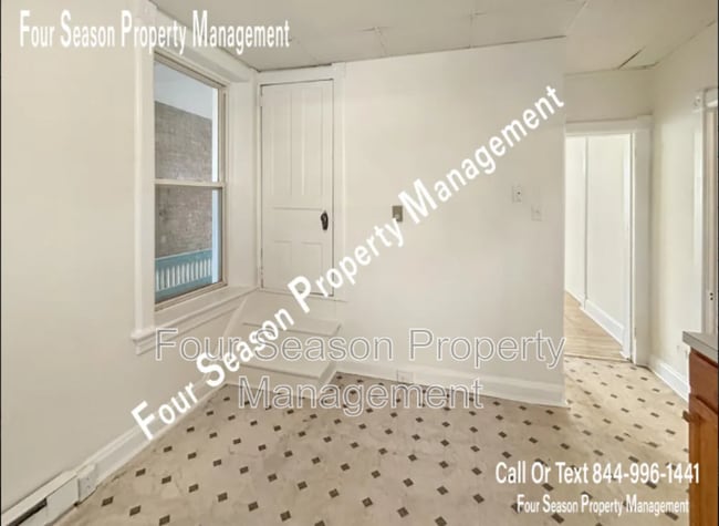 Photo - 616 W Franklin St