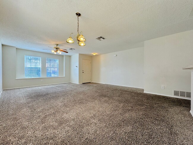 Photo - East El Paso 3 bed/2 Bath