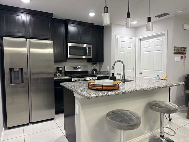 Photo - 5013 Castano Dr