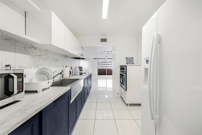 Photo - 18001 N Bay Rd Unit 505