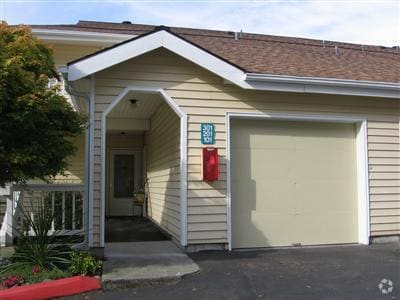 Building Photo - Charming 2BR 2BA Condo in great Bellevue l... Unit 12-101