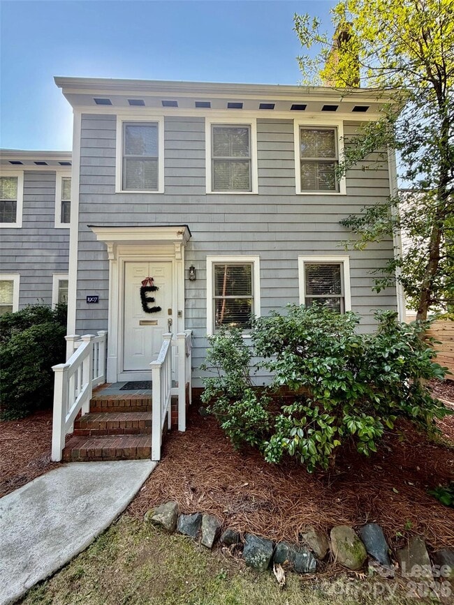 Photo - 1907 Charlotte Dr