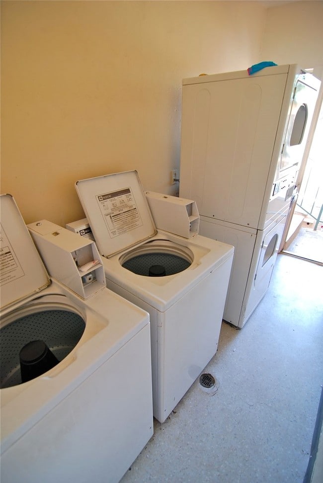 Laundry Facilities - Parthenia Gardens