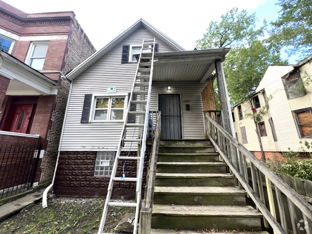 Building Photo - 6942 S Carpenter St Rental