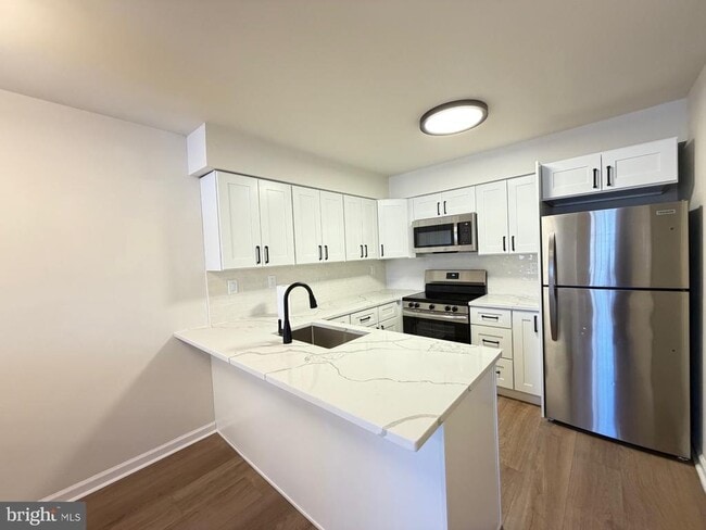 Photo - 203 Jonathan Dr