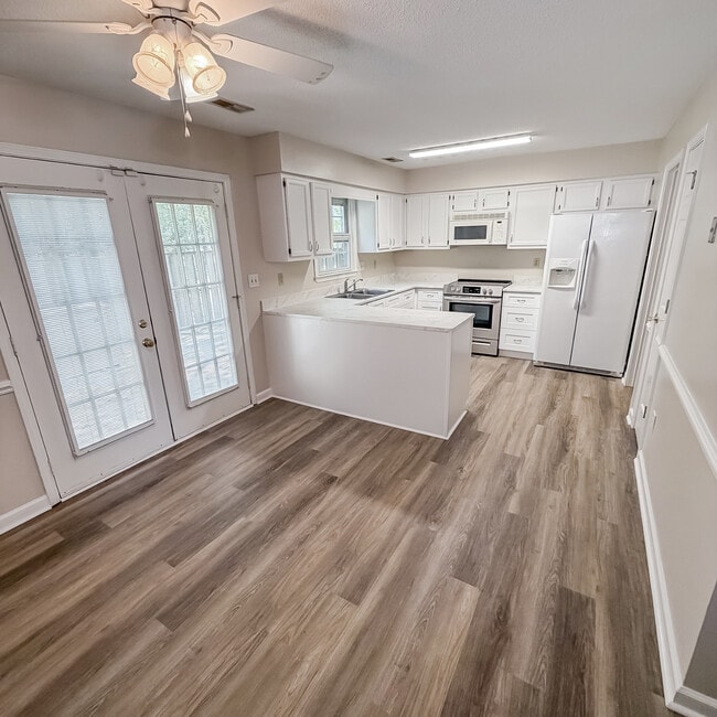 Photo - 2903 Cedar Creek Rd