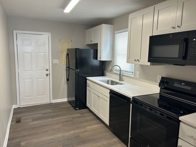 Photo - 2326 Waterbury St