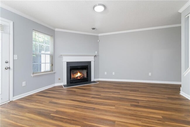 Photo - 897 Brickleridge Ln SE