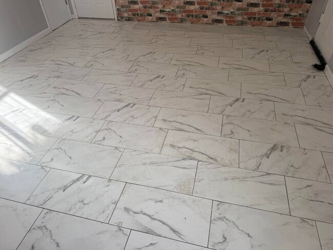 Photo - 19 Rossmore Ave