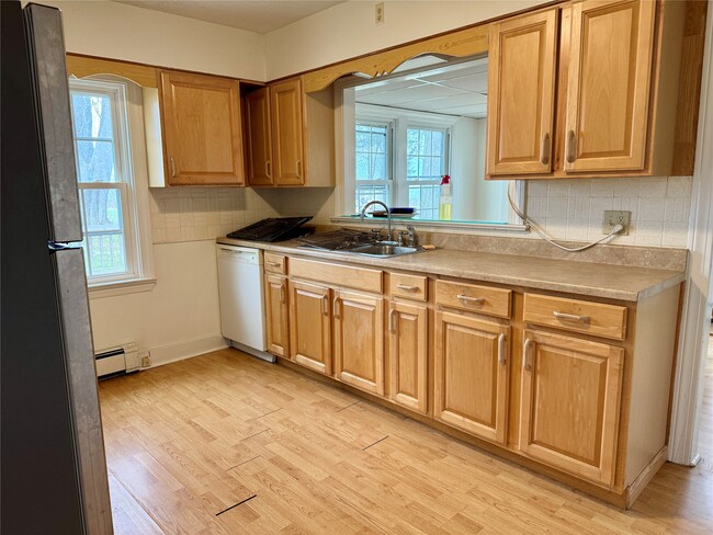 Photo - 8424 E Lake Rd