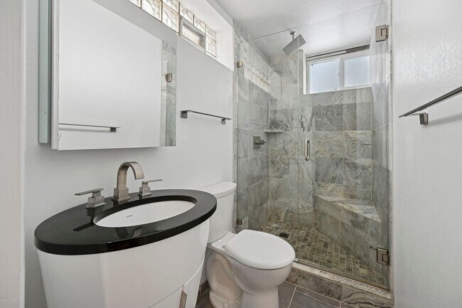 Photo - 1318 E Willamette Ave Unit 1318 E Willamette Lower
