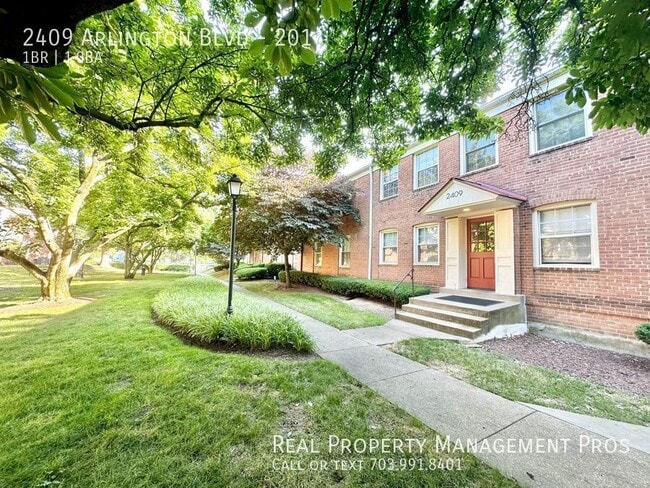 Building Photo - 2409 Arlington Blvd Unit 201 Rental