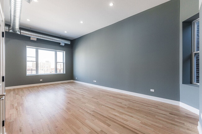 Photo - 2620 N Milwaukee Ave Unit 3