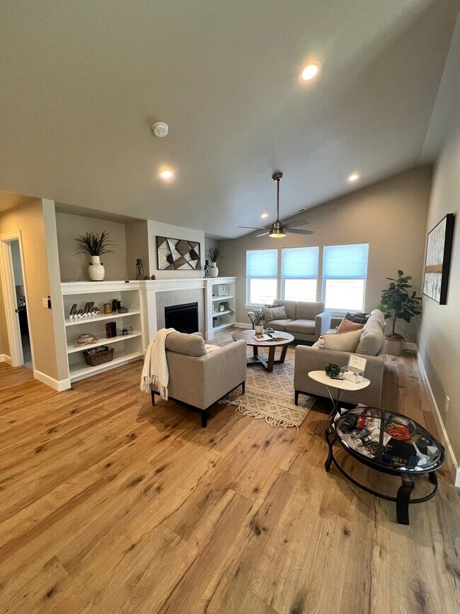 Photo - 304 Unit House